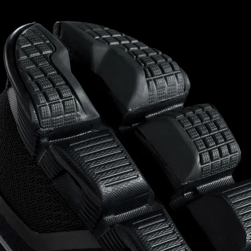 ON Womens Cloud Waterproof Shoe - Black-Lunar-8